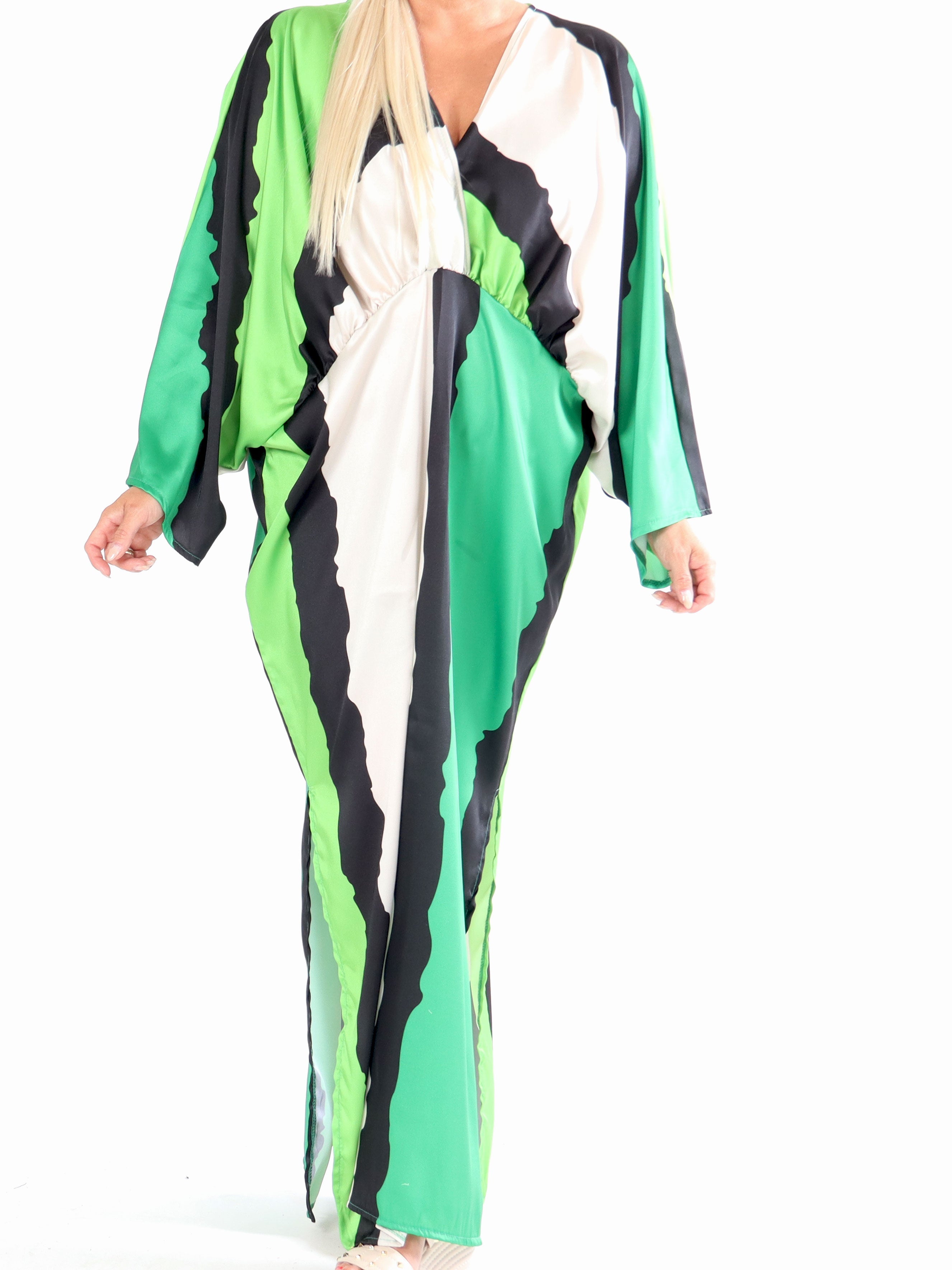 Dita - Lång vacker plus size klänning i silke look